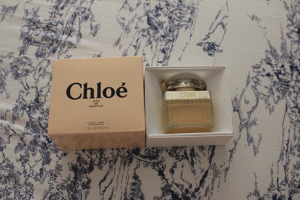 chloe香水全新未使用，瓶身放置氧化了，20欧